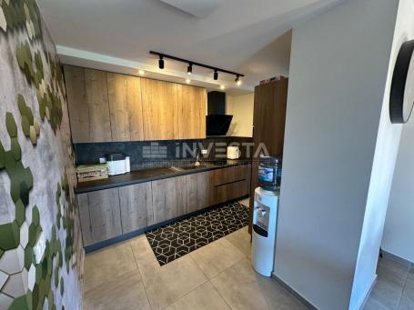 Novigrad, modern newly renovated furnished apartment