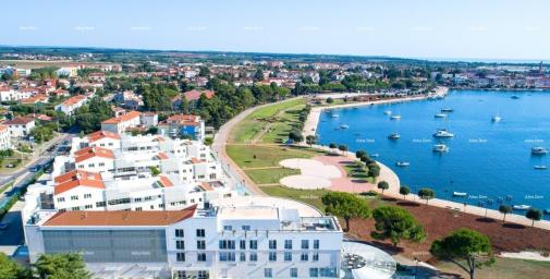 Stan Prodaja stana s garažom i pogledom na more, Umag!