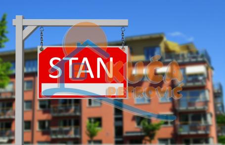 Centar, dvoiposoban stan, 66 m2, I sprat