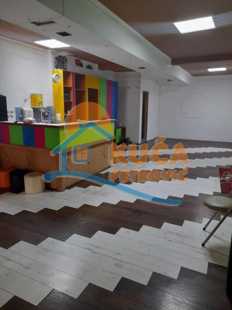 Izdaje se poslovni prostor u Knjaževačkoj, 60m2