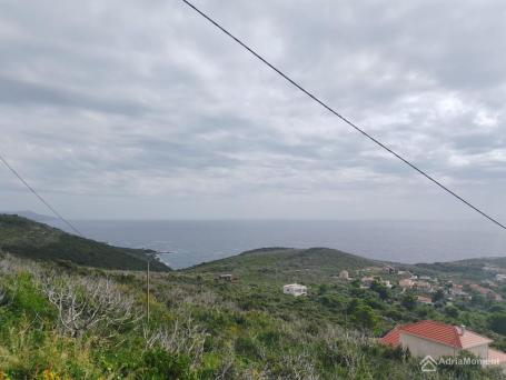 Plac na Luštici sa panoramskim pogledom na more