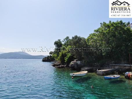 Urbanized waterfront land plot in Njivice Herceg Novi