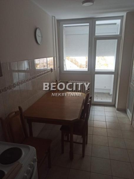 Novi Sad, Liman 1, Milke Grgurove, 2. 5, 62m2, 500EUR