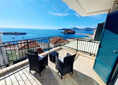 Sveti Stefan,  139m2 +  27m2 dve terase ,  duplex ,  sa nestvarnim  pogledom  na more