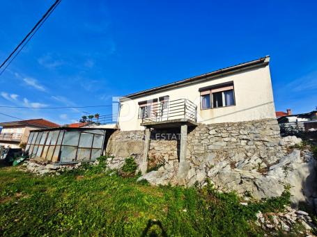 RIJEKA, ZAMET - Detached house, garden, garage!