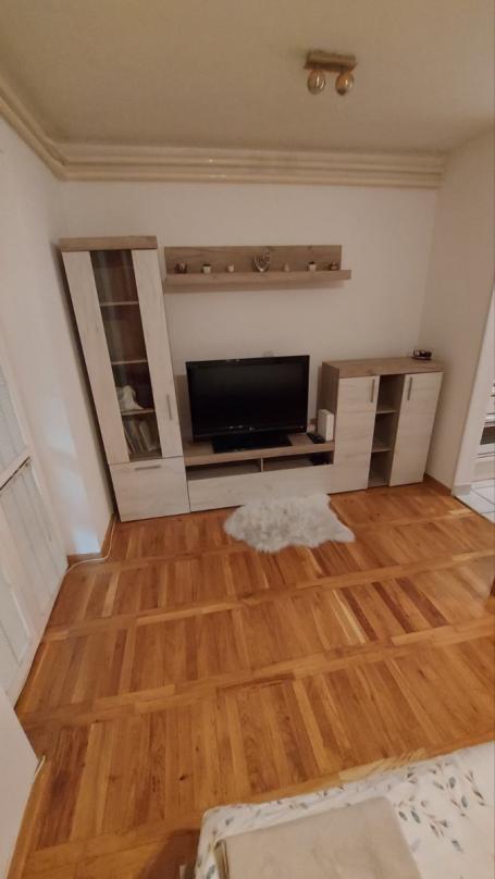 NOVI SAD - SAJAM - 30. 00 m2