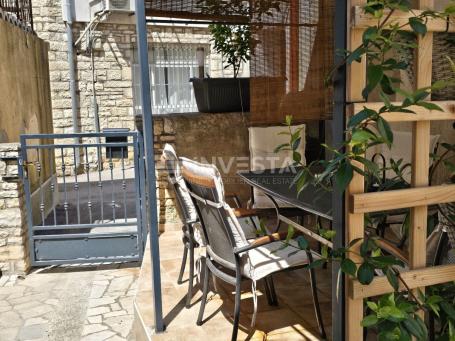 Medulin center, renovated and decorated stone house with terrace