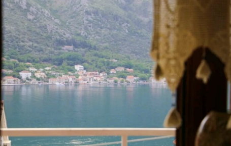 Two-bedroom apartment of 70m2 for rent in Kotor, Dobrota