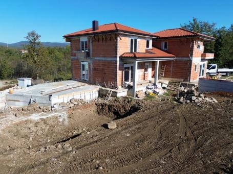 Matulji - dreistöckige Wohnung, Neubau in ruhiger Lage