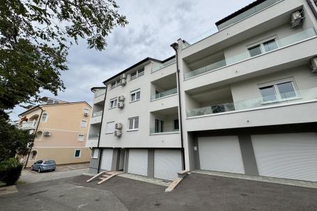 Crikvenica, novogradnja, predivan trosoban stan NKP 62, 38 m2