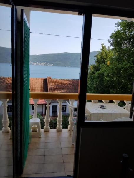 Studio apartment of 27m2 for rent in Herceg Novi, Baosici