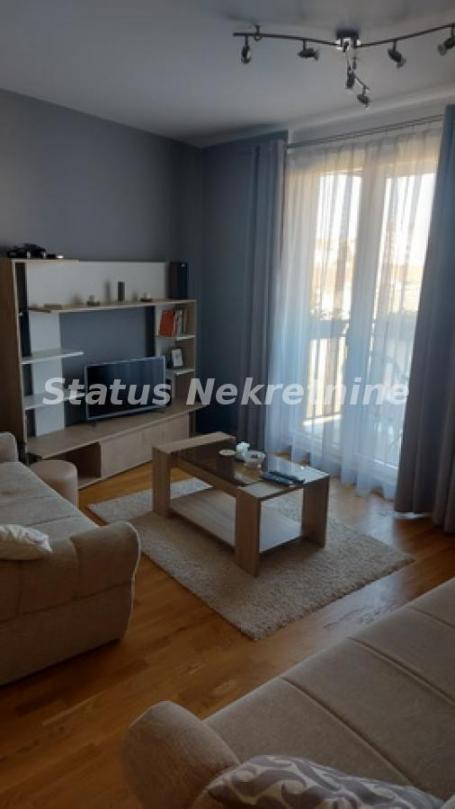 Salajka-Namešten Jednoiposoban stan 45 m2 sa Liftom-Zakupnina 400e-065/385 8880