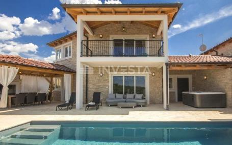 Poreč area, house with pool and sea view