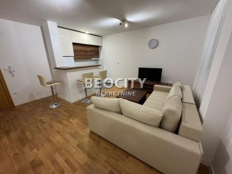 Novi Sad, Petrovaradin, Preradovićeva, 1. 5, 40m2, 100000EUR