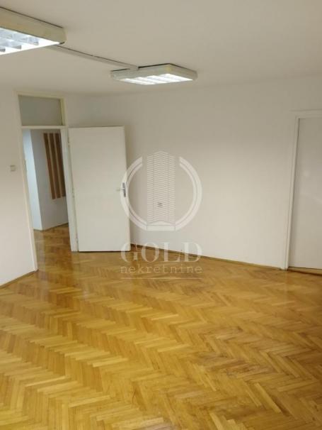 Izdajemo stan za poslovni prostor, Novi Sad, Maksima Gorkog, 66m2, 400 eur ID#8390