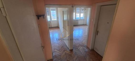 Prodaja 2, 5 stan od 60m2 Maksima Gorkog