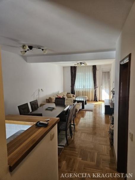 Prodaja, Stan, 90. 00m2 , Centar