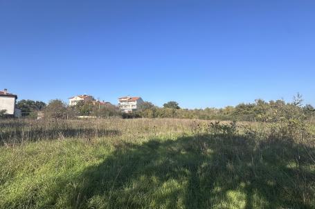 Istra, Rovinj, građevinsko zemljište 4400m2 u zoni M1