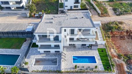 KRK ISLAND, MALINSKA - Modern residential space 125 m2 + garden and 2 parking spaces in the property