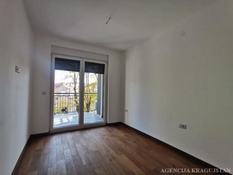 Izdavanje, Stan, 42. 85m2 , Centar