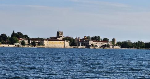 Atraktivno građevinsko zemljište stambene namjene blizu mora -Novigrad -Dajla