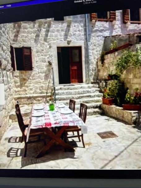 House for Rent 90 m2 in Perast, 3 Bedrooms, 19m from the Sea