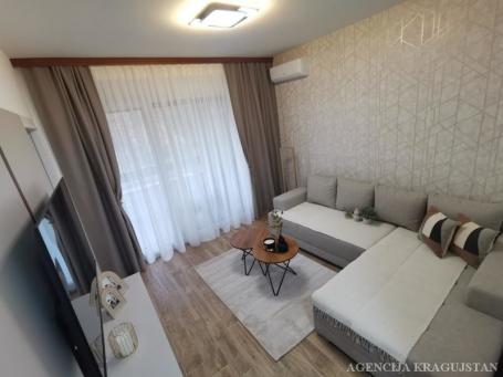 Izdavanje, Stan, 70. 00m2 , Centar