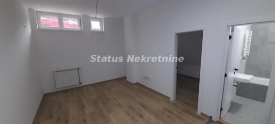 Petrovaradin-Useljiv Jednoiposoban stan 33 m2 u Suterenu na Top Lokaciji--065/385 8880