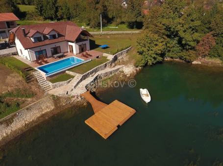 Prodaja, Ogulin, jezero Sabljaci, predivna vila s bazenom 