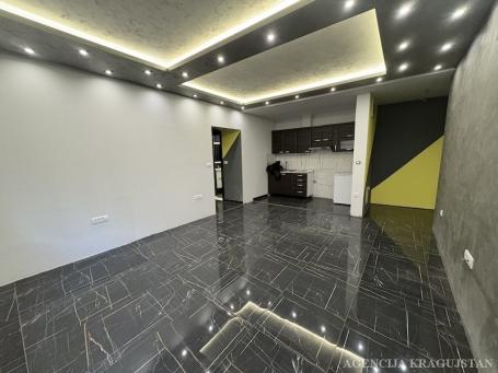 Izdavanje, Stan, 41. 00m2 , Centar