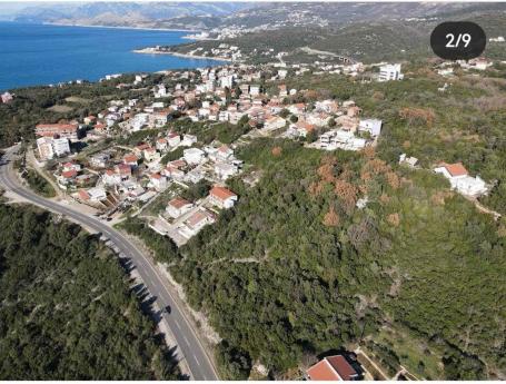 Građevinski plac 9846m2  u Baru, naselje Bušat. 