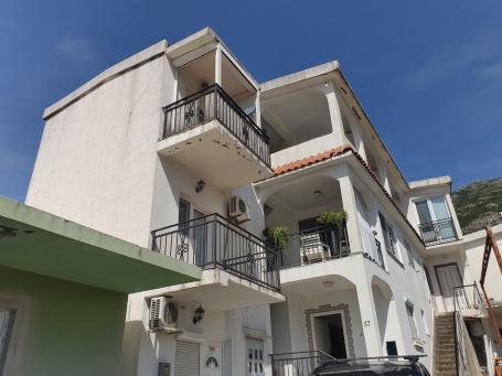 Prodaja Dva Sprata Kuće s Pogledom na More u Sutomoru