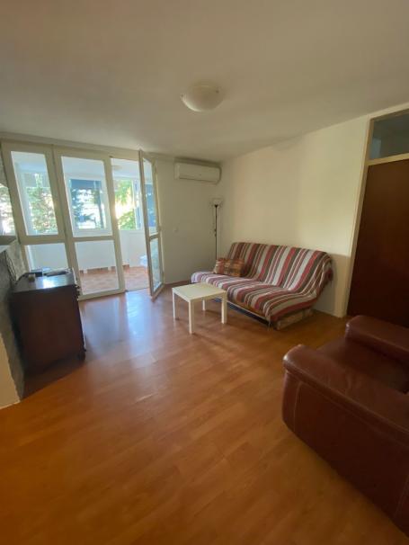 Dvosoban stan 65m2+15m2 , Bar-Centar