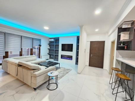 Nov dvosoban penthouse 166m2 sa pogledom na more i garaznim mestom