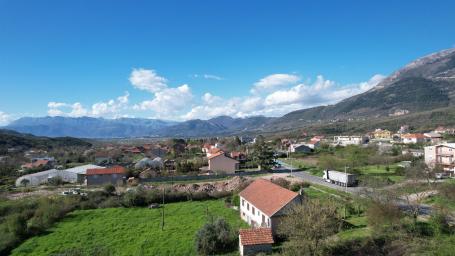 Urbanizovan plac 7740m2 u Radanovićima, Kotor