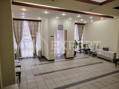 Izdaje se poslovni prostor u dva nivoa u Knjaževačkoj ulici, 150m2