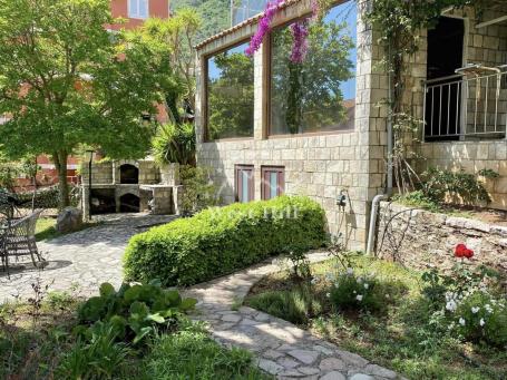 Legalna jednospratna kuća sa pogledom na more