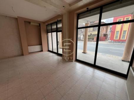 Lokal Centar 32m2
