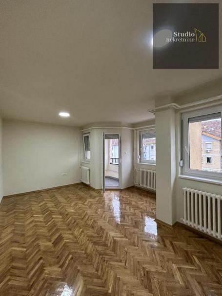 LIMAN 4, KOMPLET RENOVIRAN, 53M2-130. 300 EURA