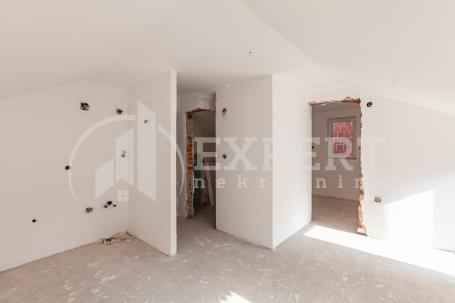 Kuća na Paliluli - četiri mala stana za izdavanje, 90 m2