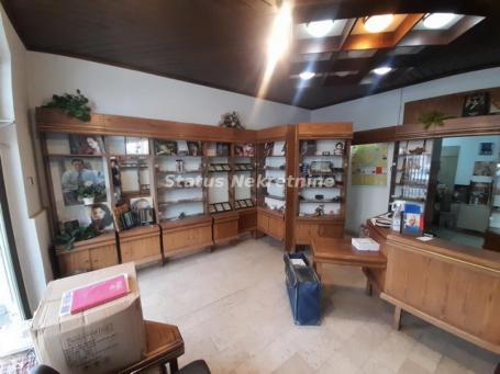 Novo Naselje- Uknjižen Lokal 32 m2 sa razrađenom Optičkom radnjom a i za razne namene-065/385 8880