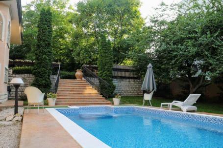 SAVSKI VENAC DEDINJE 600m2 , T ,4000000e