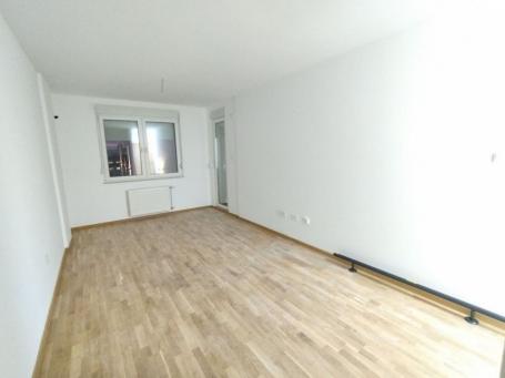 Nov trosoban stan odličnog rasporeda