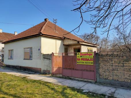 Starija kuća 108m Temerin plac 1400m uknjizeno useljivo