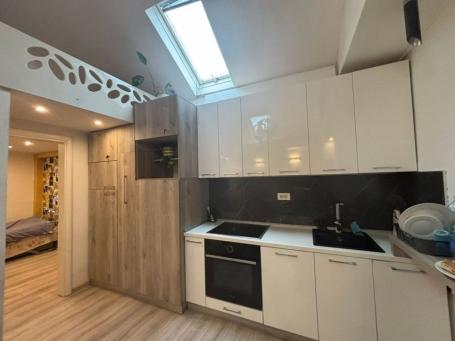 Centar - 75m2, kompletno renoviran!