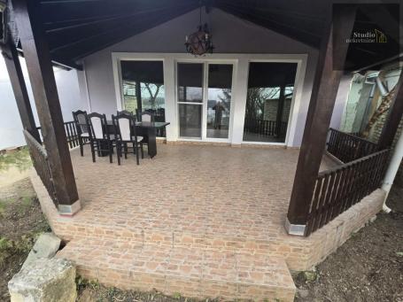 RIBNJAK, KUĆA, POGLED NA DUNAV-1000 EUR
