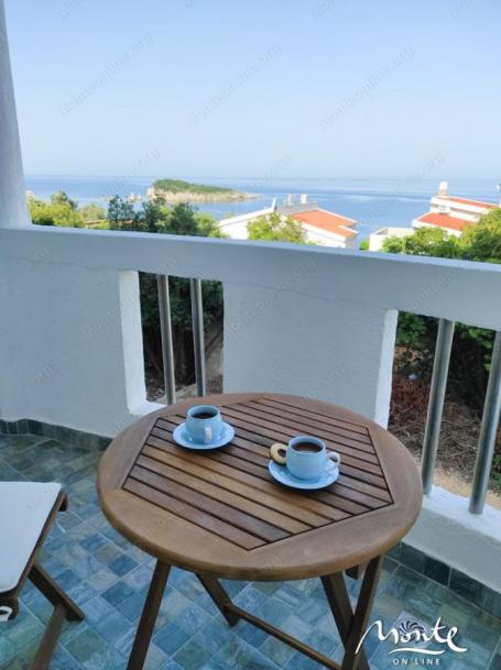 Mini-hotel sa prekrasnim pogledom na more u slikovitom dijelu Utehe, Bar