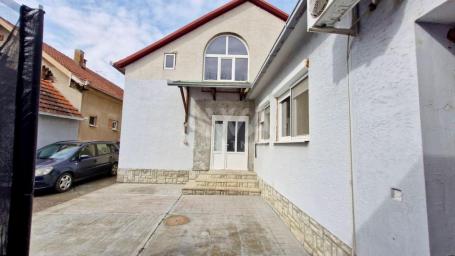 Dobra kuća u Crvenki od 160 m2