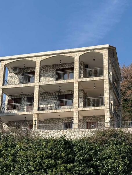 Dva sprata kuće s panoramskim pogledom na more – Kuljače, Budva (Dostupno od 21. 08. 2025 na duzi pe