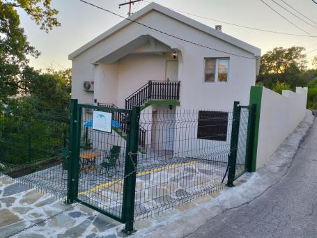 Hitna prodaja! Dvospratna kuća sa panoramskim pogledom na more u Šušnju, Bar